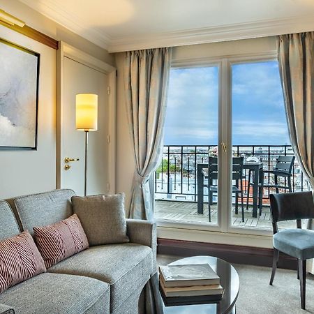 Hotel Pont Royal Paris Bagian luar foto A suite at the hotel