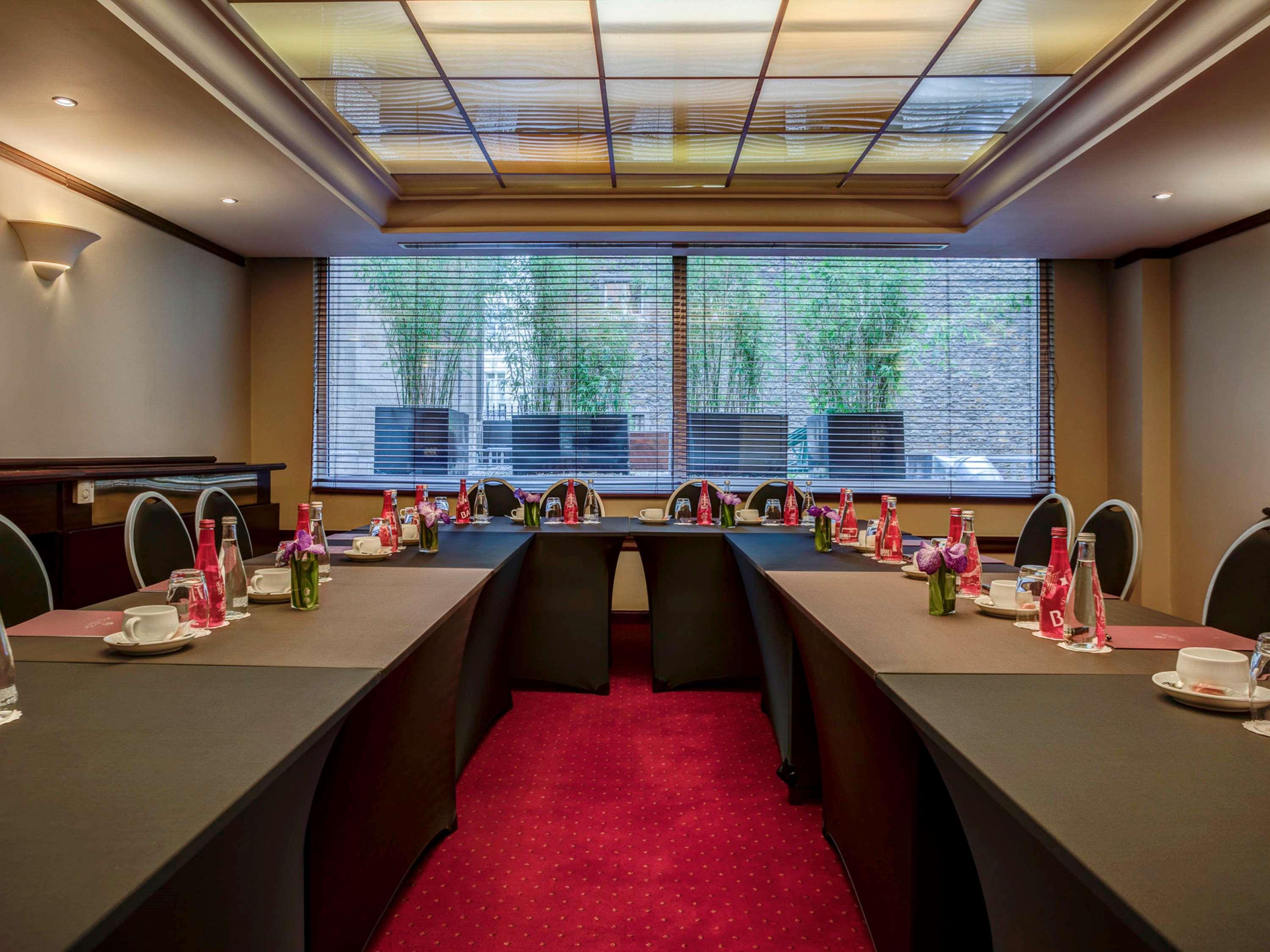 Hotel Pont Royal Paris Bagian luar foto Meeting room