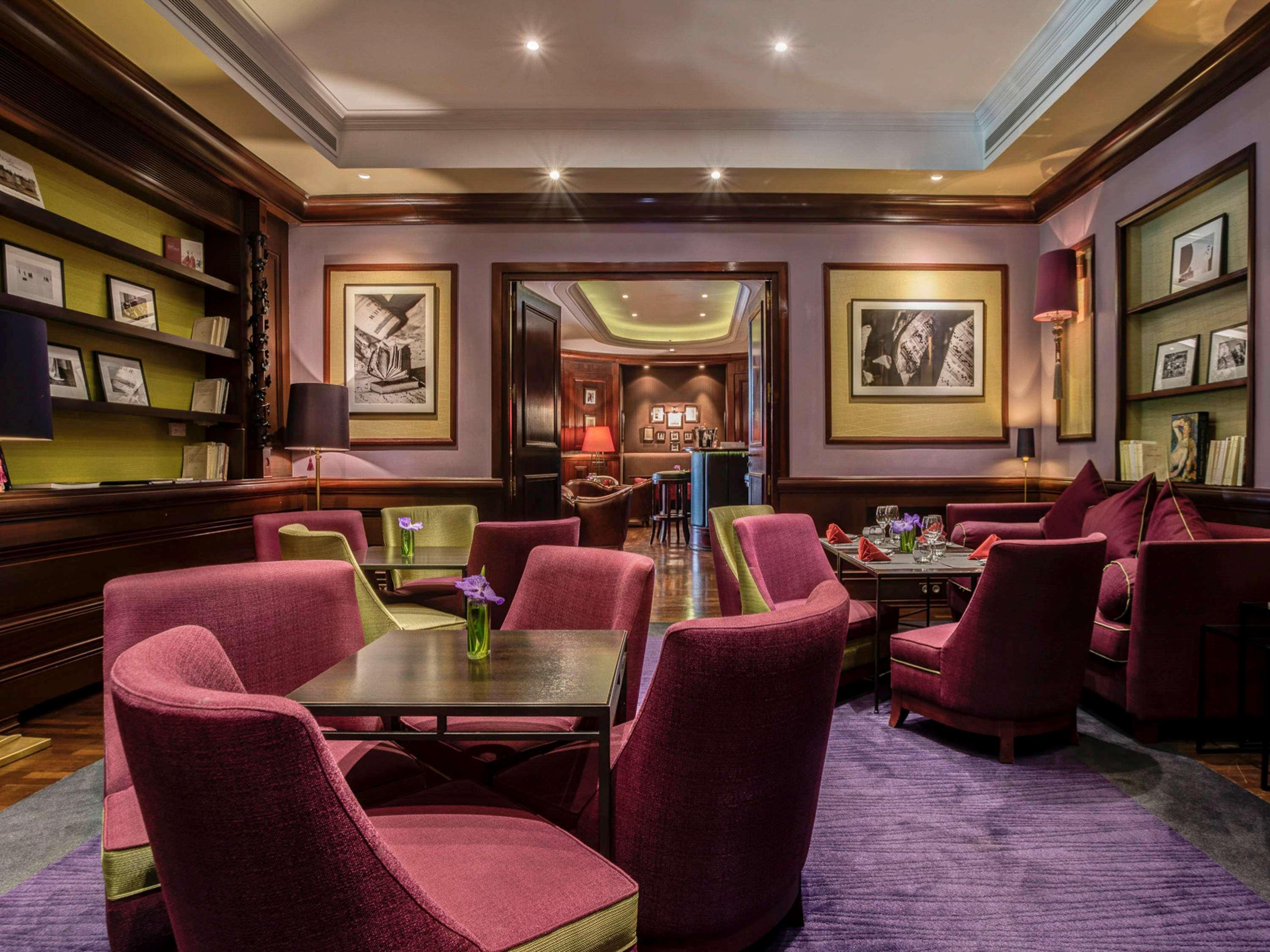 Hotel Pont Royal Paris Bagian luar foto The Library at The Dorchester