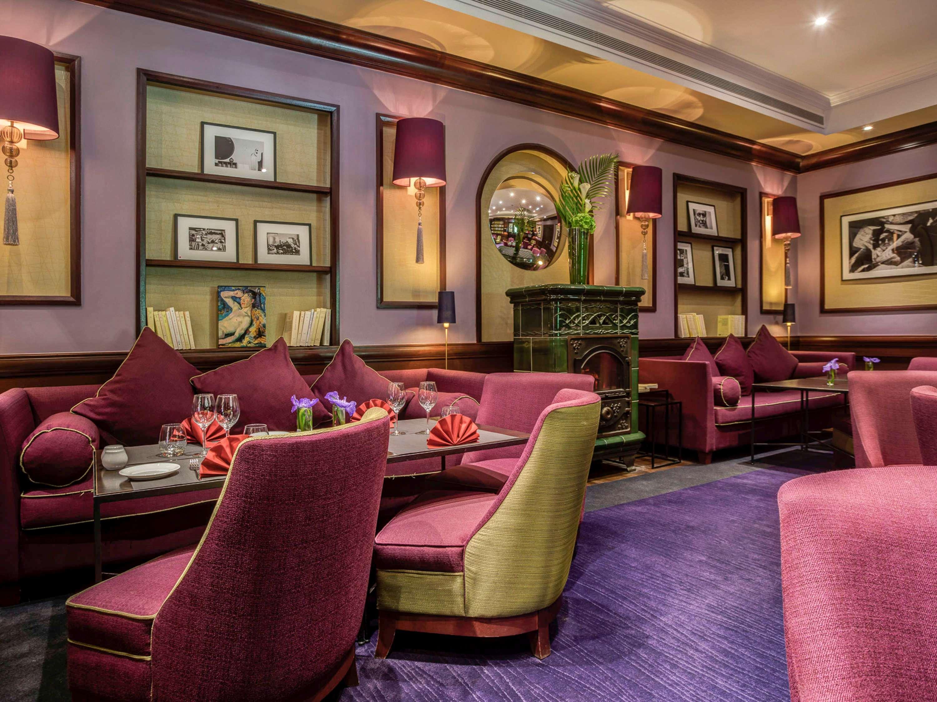 Hotel Pont Royal Paris Bagian luar foto The interior of the restaurant