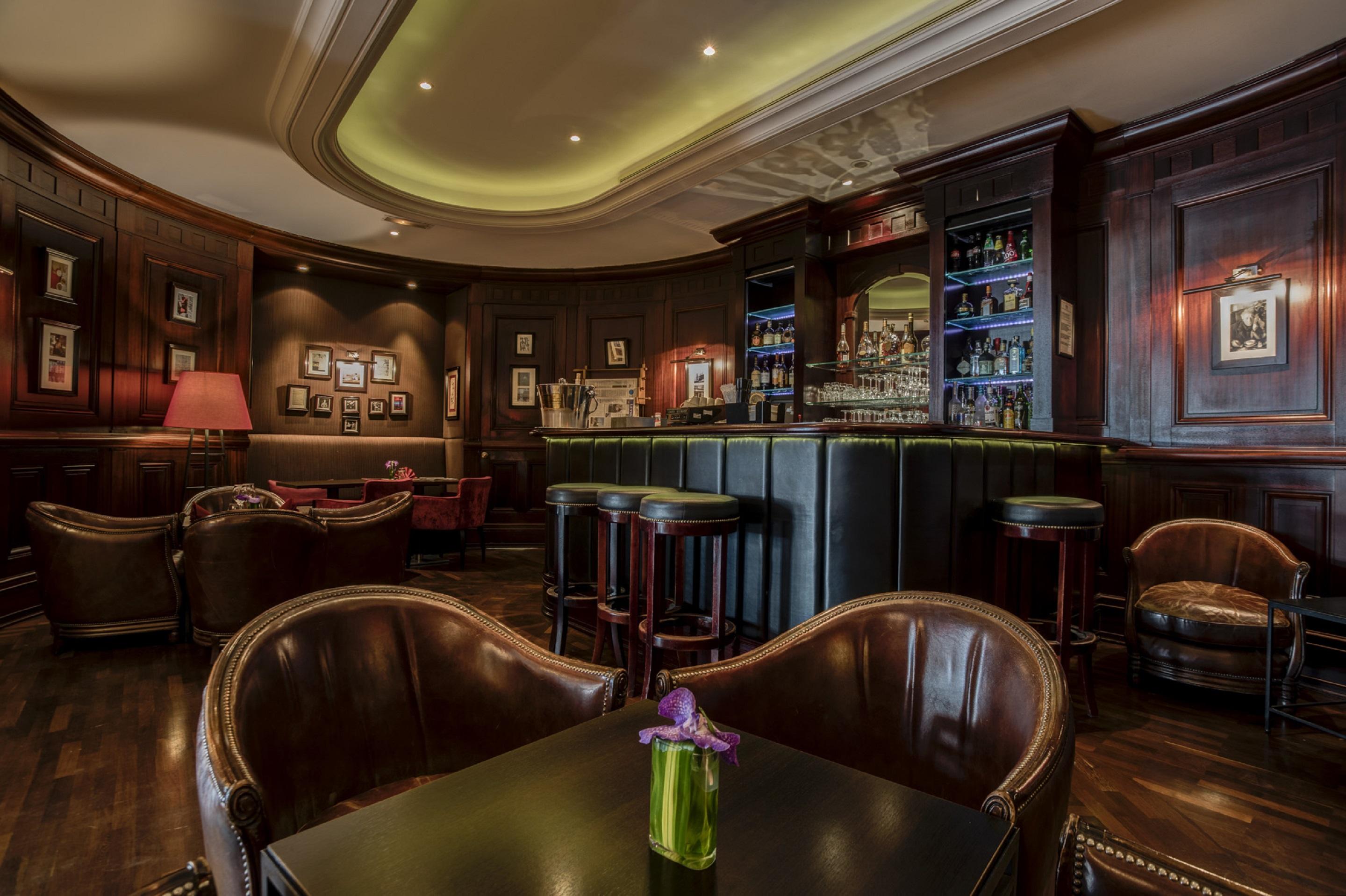 Hotel Pont Royal Paris Bagian luar foto The bar at the St. Regis Istanbul