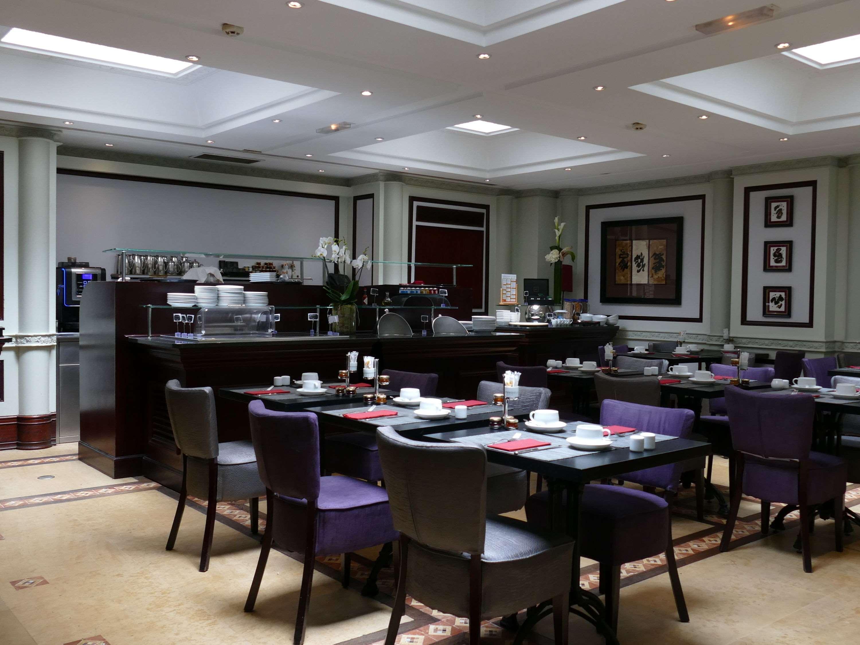 Hotel Pont Royal Paris Bagian luar foto The interior of the restaurant